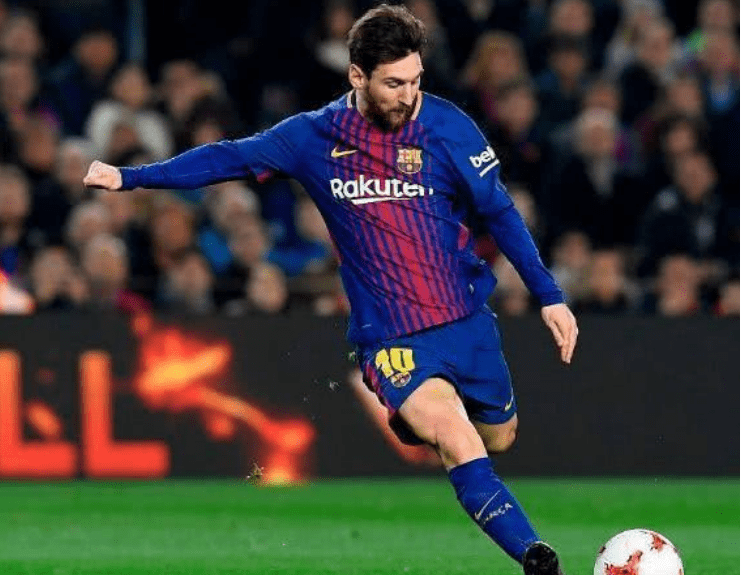 记者：申花携六外援出战广岛三箭，李可因伤未随队前往