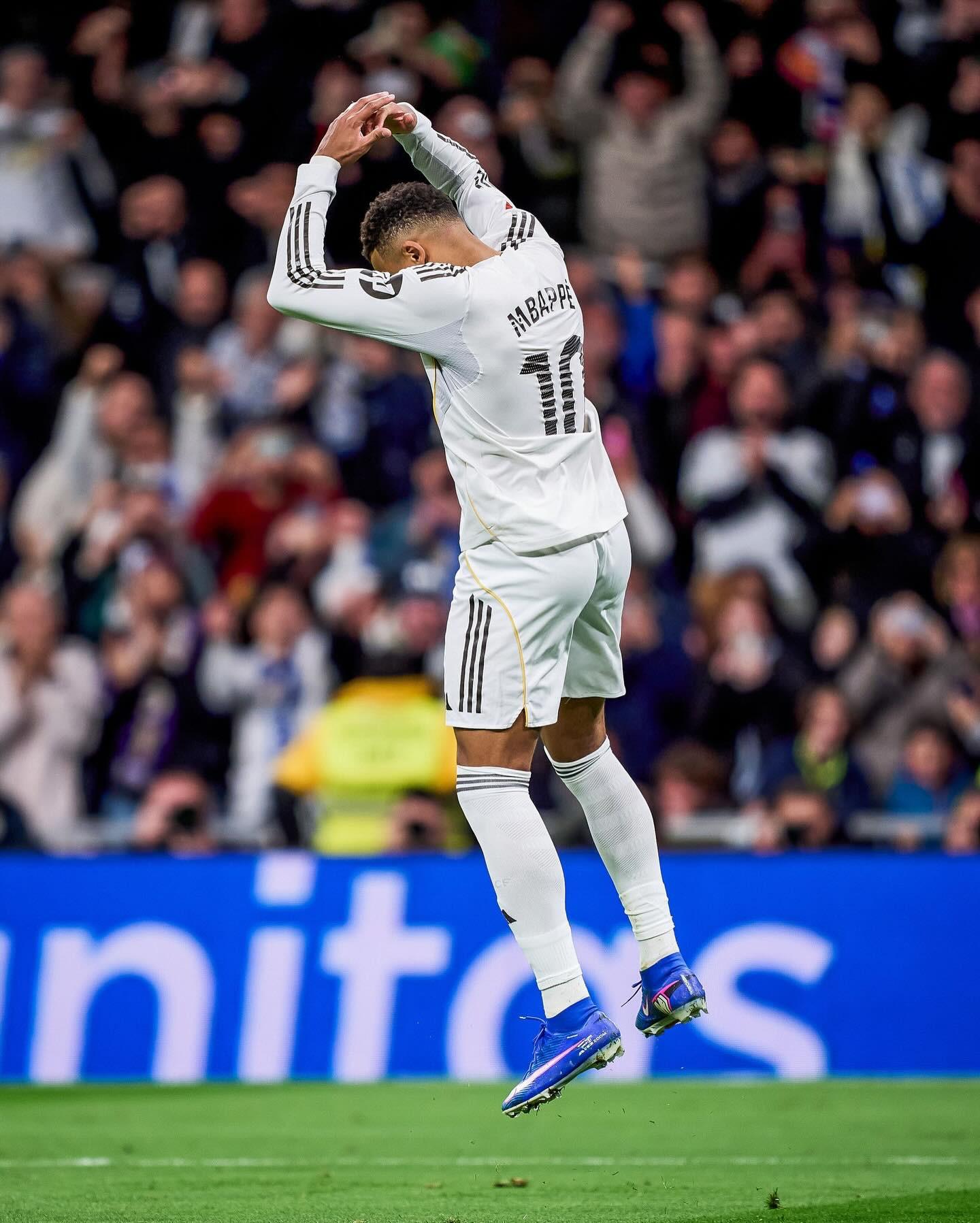 第二次“出差”，泰州的苏超冠军奖杯亮相成都幸福城市非遗展