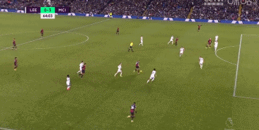 韦世豪：比赛尾声的点球太牵强，染红发为了在假期换个心情