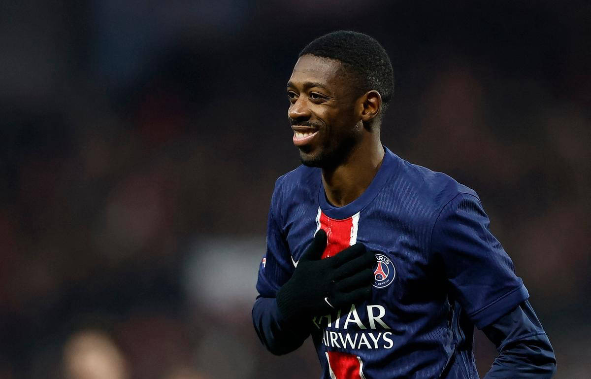 小孔塞桑被换下情绪激动不是因为斯帕莱蒂，是因摄影师险些绊倒他